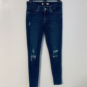 Women’s Levi Distressed Jeans Size 25